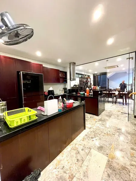NHÀ VĨNH TUY 100M2 X 5 TẦNG - 28.5 TỶ - OTO NGỦ TRONG NHÀ - THANG MÁY - KINH DOANH SANG TRỌNG