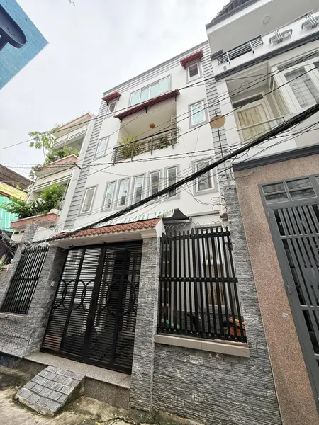 Chính chủ 1 đời - Trung tâm F10 Tân Bình - rộng 65m2 - ngang bề thế - 6.5m - 4 tầng đúc - đẹp lung linh.