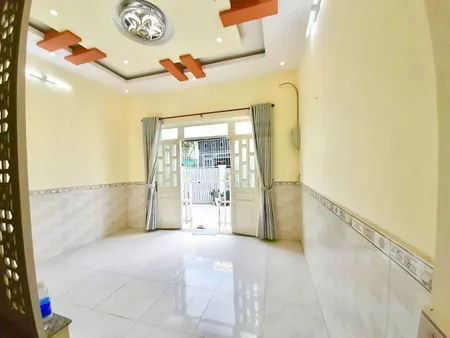 NHÀ THUÊ 5tr5/tháng-3pn 2maylanh HẺM PHẠM NGỌC HƯNG