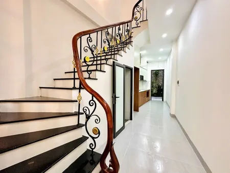 Bán nhà ngõ Hoà Bình 7 - Minh Khai (HBT) 42m, 5 tầng, mt 4.1m, giá 8.6 tỷ