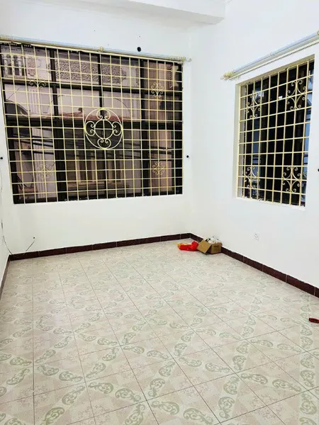 Cho thuê nhà ngõ Bùi Ngọc Dương, 45 x 3 tầng, 3 ngủ, 10 Triệu ở hộ gia đình