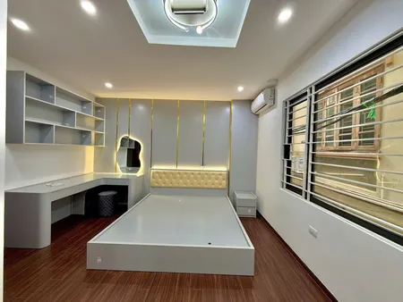 BÁN NHÀ  LÔ GÓC QUAN NHÂN – NHÂN CHÍNH – 35M2 –5 TẦNG – MẶT TIỀN 6M – GIÁ 6.5 tỷ lh 0817606560