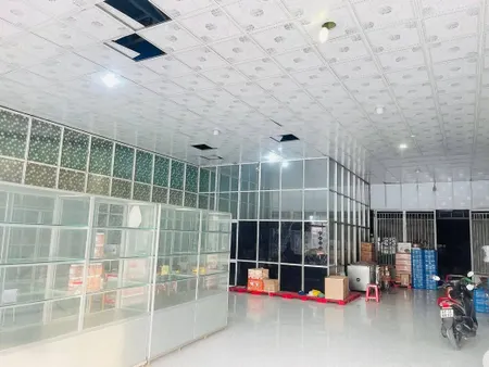 CHO THUÊ KHO/XƯỞNG - PHẠM NGỌC THẠCH: 20 x 120 có 600m2 thổ cư
