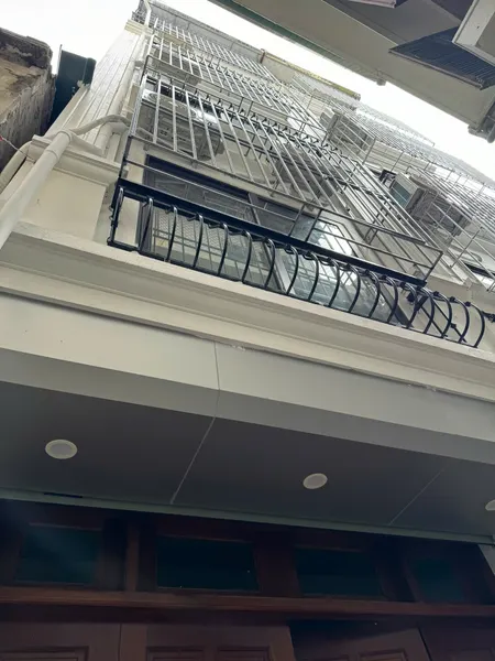 Cho thuê nhà Phố La Thành 6 tầng x 40m2, thang máy kinh doanh online, VP, Spa