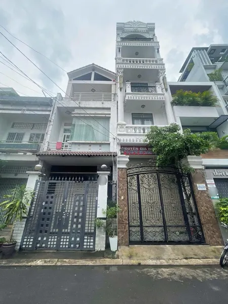 Bán nhà 81m² ngang 4,5m giá 11.2 tỷ tại Phường Tân Sơn Nhì Quận Tân Phú