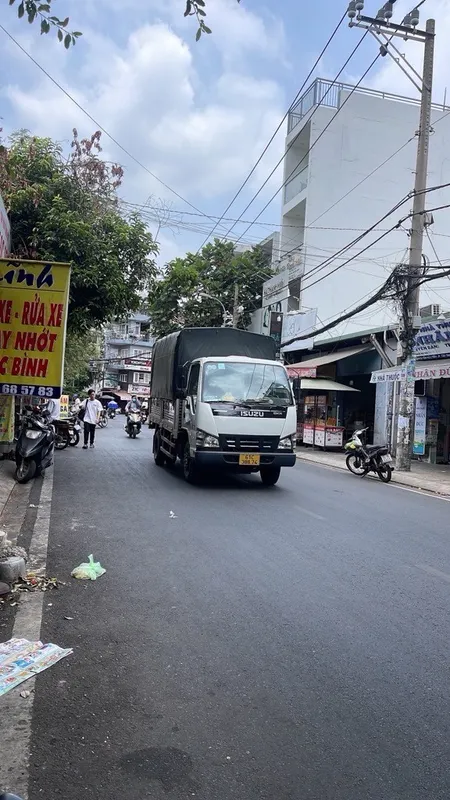 Bán nhà 2 tầng mặt tiền Nguyễn Hữu Tiến  Tân Phú