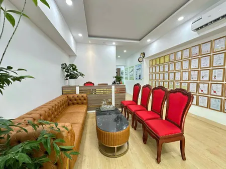 CẦN SANG NHƯỢNG HOẶC CHO THUÊ MẶT BẰNG 5 TẦNG   – PHỐ NGUYỄN VĂN HUYÊN – FULL SETUP, VÀO LÀ LÀM NGAY