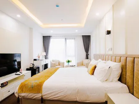 Bán khách sạn mặt phố Cầu Gỗ, 105m2, 9 tầng thang máy, mặt tiền 4.5m, 109 tỷ, kinh doanh đỉnh