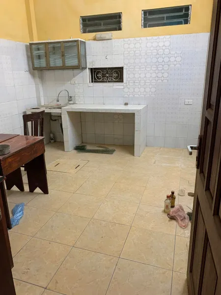Cho thuê nhà ngõ 27 Khương Hạ, 50m2 x 2.5 tầng, 2 ngủ, 7.5 Triệu ở gia đình, nhóm 4 em
