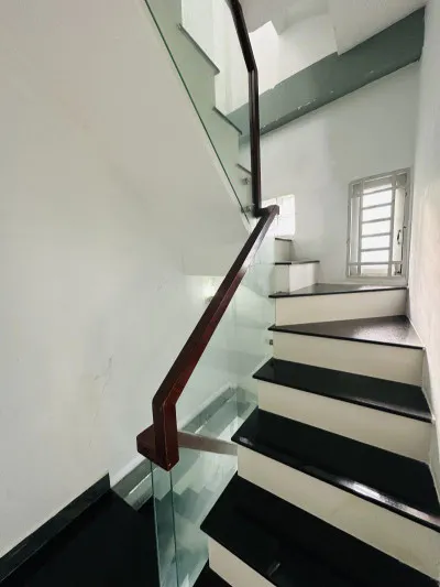 NHÀ MỚI ĐẸP NGAY CHỢ PHẠM VĂN HAI, GẦN 20M2 NGANG HƠN 4M, 3 TẦNG BTCT 2PN 3WC , NỞ HẬU, HOÀN CÔNG ĐỦ, DÒNG TIỀN GẦN 10TR/TH, CHỈ 2.X TỶ.