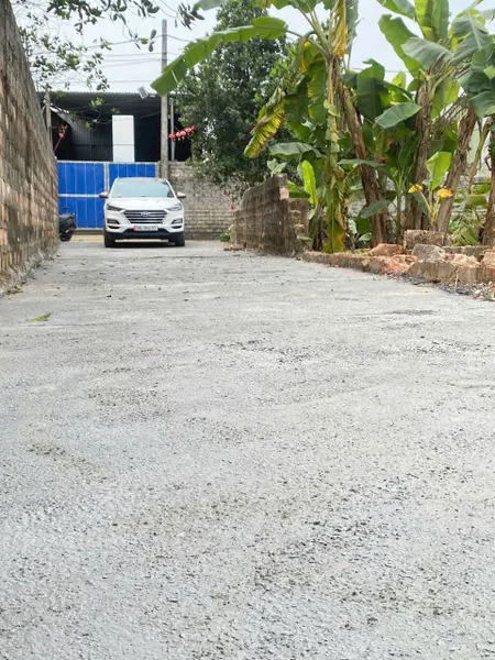 bán đất chinh chủ gửi DT ;100m full thổ cư giá nhỉnh tỷ xíu thôi ạ ô tô vào tận đất