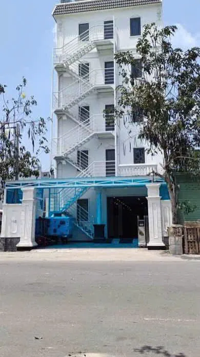 BÁN KHÁCH SẠN ĐANG KINH DOANH TỐT – PHÚ MỸ: 274m2 có 5 tầng và 30 phòng