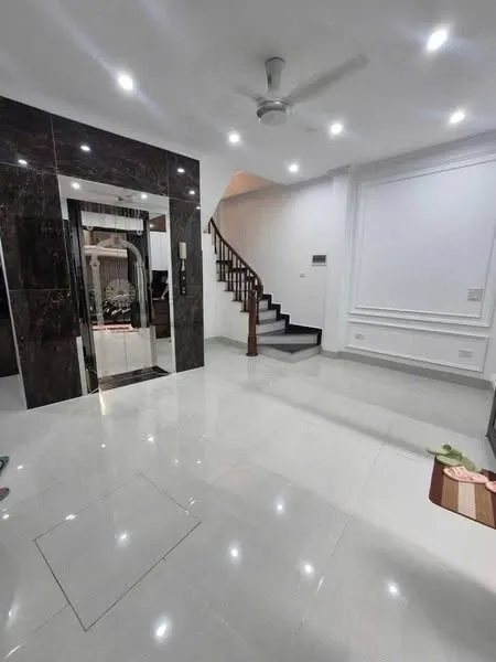ĐỒNG CỔ,TÂY HỒ, HÀ NỘI -THANG MÁY 7 TẦNG - 10M RA PHỐ - Ô TÔ TRÁNH -  GIÁ 11.5 TỶ