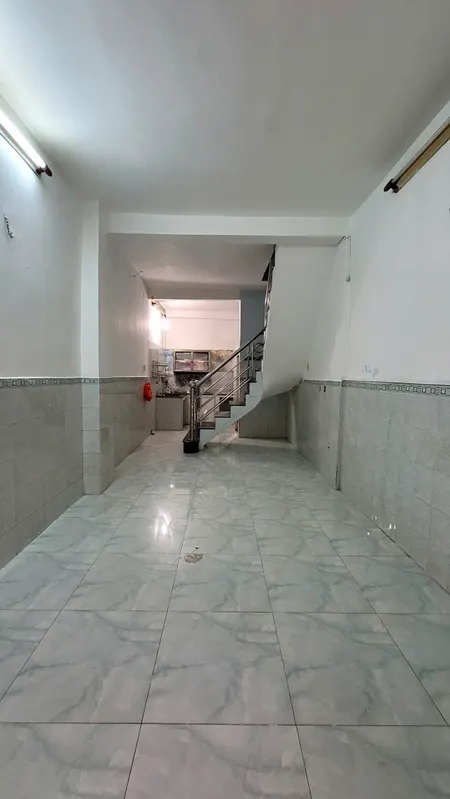 Cho Thuê nguyên căn Bà Hạt, Q10 - 3 tầng - 4PN giá 10.5tr/th(TL)