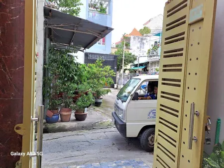 Nhà đẹp mới xây 2022, 84m²  x 4 tầng, hẻm xe hơi, gần ngã tư Phú Nhuận, giá 9 tỷ TL