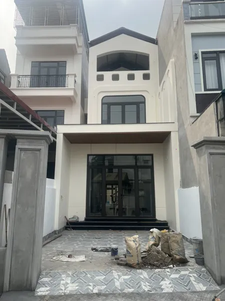 PHỐ BÁT KHỐI 20 tỷ 130m MẶT TIỀN 5m, NGÕ OTO TRÁNH,LONG BIÊN HÀ NỘI