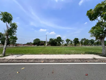 Bán đất 11058.3m² ngang 4m giá 880 triệu tại Xã Đức Hòa Hạ Huyện Đức Hòa