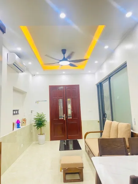 NHÀ HÀO NAM - 4 TẦNG -38m2 – MT 4M - BA GÁC ĐỖ CỬA – GIÁ CHỈ 9.5 TỶ