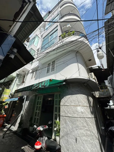 NHÀ ĐẸP NHIỀU CÔNG NĂNG, LÔ GÓC 5 TẦNG KHÔNG LỘ GIỚI, 3PN 4WC , CHỈ NHỈNH 7 TỶ - SỔ HỒNG RIÊNG - HOÀN CÔNG ĐỦ - KHU HIỆN HỮU - KHÔNG QUY HOẠCH