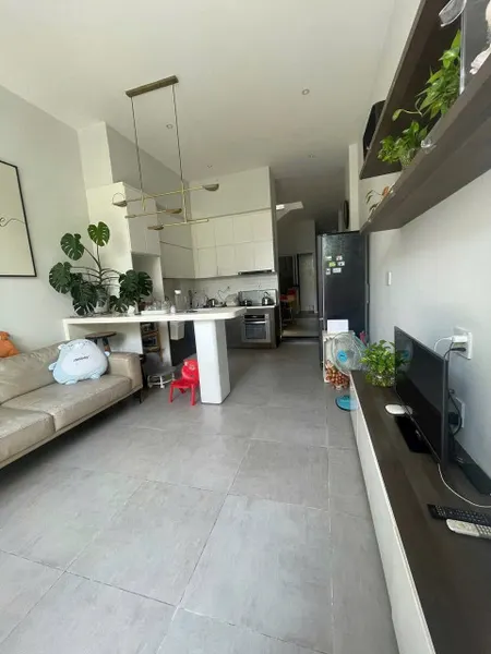 Bán nhà Xây Dựng Kiên Cố Đường Lớn  Nhà Rộng Thoáng mát