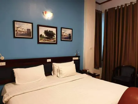Bán khách sạn mặt phố Lãn Ông, 151m2, 7 tầng, mặt tiền 5m, 151 tỷ, dòng tiền 3.3 tỉ/năm