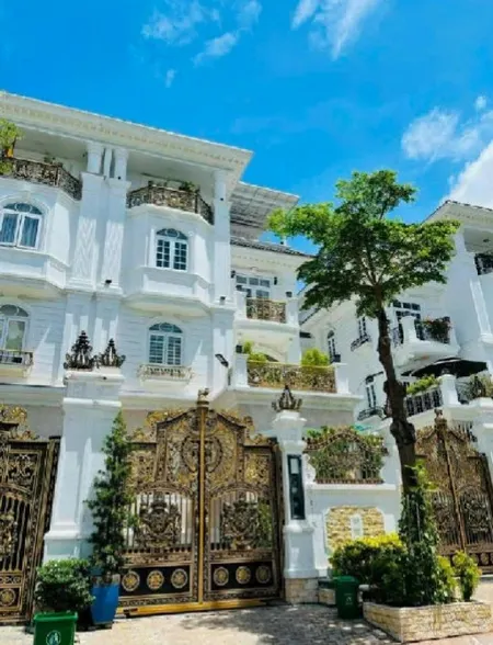 Bán nhà 220m² giá 47.5 tỷ tại Phường Bình Thuận Quận 7