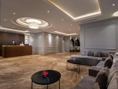 BÁN TÒA KHÁCH SẠN TRẦN THÁI TÔNG - 137M² x 8 TẦNG - MT 8M - DÒNG TIỀN 180TR/TH - 70 TỶ
