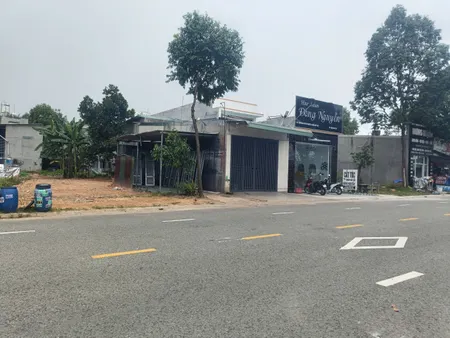 ĐÂT TP BẾN CÁT KINH DOANH ĐƯỢC NGAY 'GIÁ CỰC TỐT ĐƯỜNG i