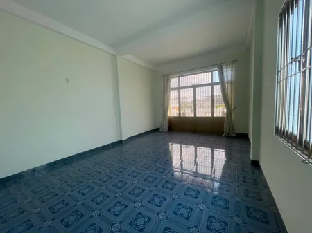 Bán Nhà đường ô tô 4m Đường Lương Thế Vinh , Phường Phước Long , Thành Phố Nha Trang 
dt 125.7m2 
Giá 5.7 tỷ 
Liên hệ :  e  Hồng
