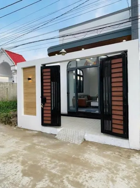 Chủ Ngộp Cần Bán Gấp Căn Cấp 4 Đường Rộng Né Nhau Thoải Mái Có Điện Nước Đầy Đủ
