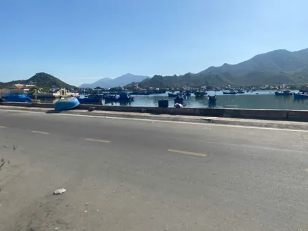 Cần bán nhanh 2 căn nhà nằm gần biển chợ Hải sản đầm nại huyện Khánh Hải Ninh Thuận