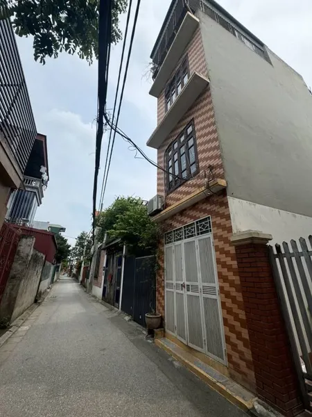 HIẾM 4.550 XU-35M NHÀ 4 T NGỌC THỤY- Ô TÔ ĐÕ CỬA- NHÀ DÂN XÂY-  NGÕ THÔNG TỨ TUNG