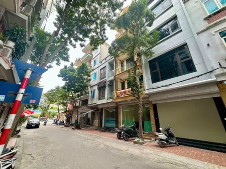 Cho thuê nhà Mặt Phố Bùi Huy Bích, 5 tầng x 70m2, 6PN, ô tô tải tránh, KD tốt, 26tr