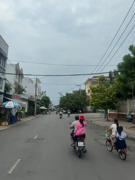 HOT, KẸT TIỀN BÁN GẤP MẶT TIỀN MAI HẮC ĐẾ [P15 Q8] DT 150M2 (5 X30M) 3T, 4PN, 5WC CHỈ 11.5 TỶ