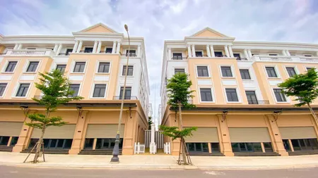 Chủ nhà bán căn shophouse mặt tiền đường Đại Cồ Việt Vincom Quảng Trị giá thương lượng