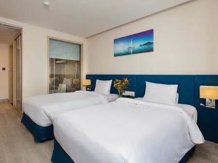 bán khách sạn đi bộ ra biển 100m tttp Nha TrangĐịa chỉ  : Dã Tượng- Vĩnh Nguyên- Nha Trang
 Diện tích:  14 Tầng + hầm . 200m2/sàn. 45 phòng. Giá bán 52 tỉ
