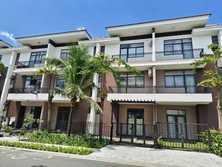 bán căn biệt thự DT 6X15 , tổng dtxd  235m2 – nhận nhà ngay