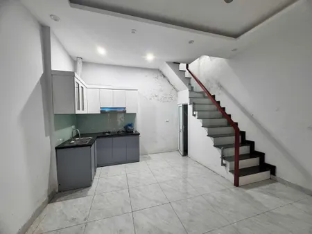 Cho thuê nhà ngõ 191 Kim Ngưu, 35m2, 3 tầng, 2 ngủ kk to, 10 Triệu KD, VP, ở gđ