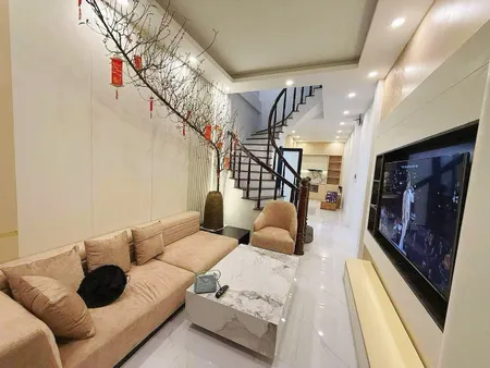 Nhà Đẹp!  Phố Chợ Khâm Thiên,Ngõ Nông ,DT: 45m2 x 4Tầng,Giá:  8.9 tỷ Đống Đa