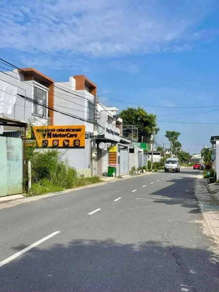 2 căn nhà+1 kho đang cho thuê tháng 13tr Mt kinh doanh Dx043 Phú Mỹ-TP.TDM đối diệnKDC HT3 ngang 10m vị trí đẹp giá tốt
