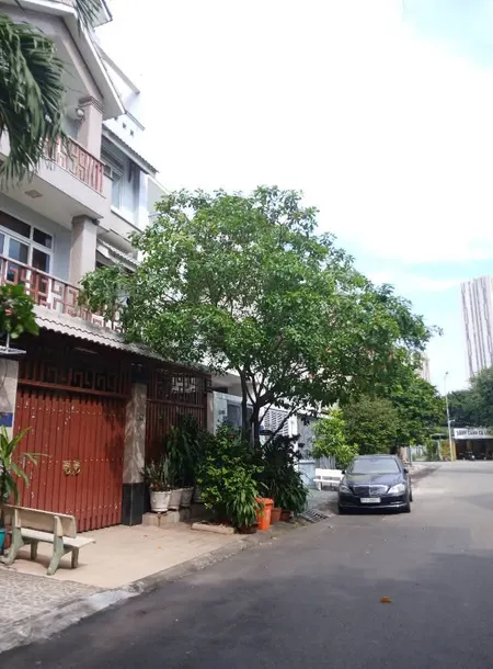 BÁN BIỆT THỰ KDC SÔNG GIỒNG QUẬN 2 ngang 7m dt sàn 259,9m2
