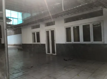 Bán/ cho thuê nhà biệt thự + kho tổng 845m2 ngã tư Ga Quận 12