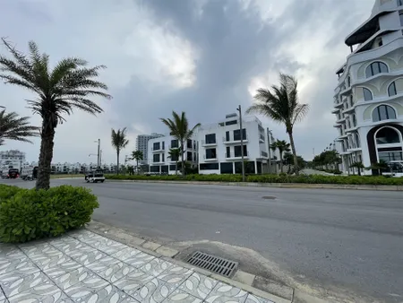 SHOPHOUSE MẶT BIỂN SẦM SƠN. SẴN SỔ LÂU DÀI. KẾT NỐI THUẬN LỢI . LH: 0966 343 969
