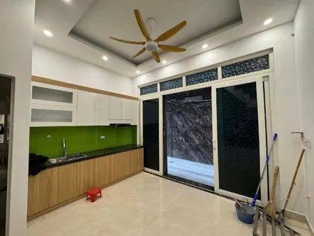 Cho thuê nhà nguyên căn ngõ 43 Chùa Bộc 5 tầng, 25m2, 3 ngủ k.kín 13,5 triệu