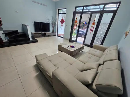 Bán nhanh căn nhà liền kề 3.5 tầng phố yết kiêu. Phường suối hoa bắc ninh. khu đại hoàng long suối hoa