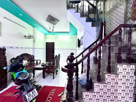Hẻm xe hơi Đồng Đen, Tân Bình ngay khu VIP Bầu Cát, gần ngã tư 7 Hiền tiện qua sân bay và các Quận trung tâm.