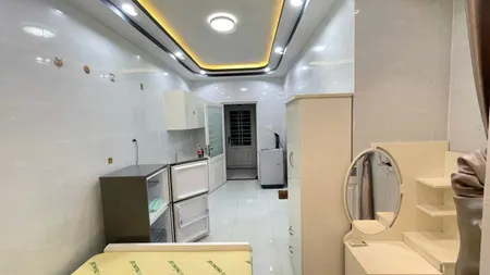 Căn hộ dv mới đẹp. Full nội thất. An ninh. Yên tỉnh. Ban công. Đường xe hơi. Riêng tư. Vị trí trung tâm
