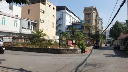 Bán Đất trống - Góc 2 MT Hẻm 10m Trần Xuân Soạn - gần LotteMart, DT: 14x17m, 30,9 tỷ