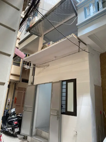 Cho thuê nhà Ngõ Dương Văn Bé, HBT 1.5 tầng x 30m2, chỉ 4.8 Triệu/tháng