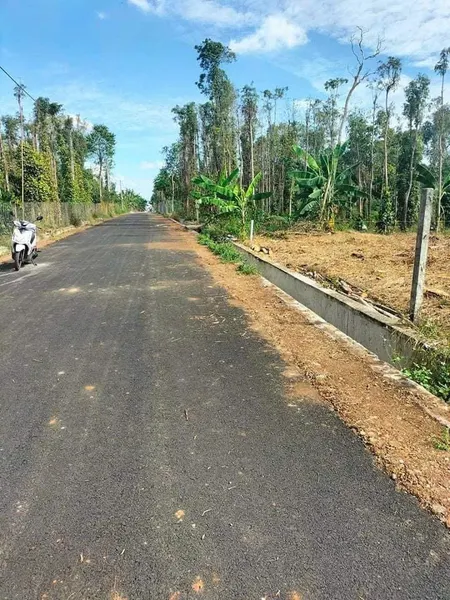 Bán 2lô liền kề kdc đông đúc. Gần quốc lộ 56 .xã bàu chinh.